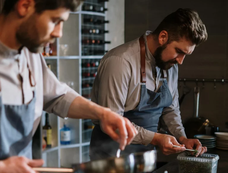 Blank. Immersive Restaurant vous offre des opportunités de carrières dès aujourd'hui